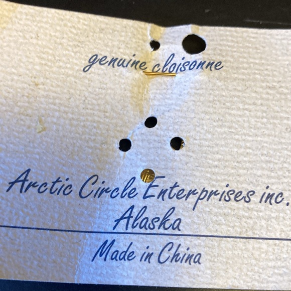 Barbara Lavallee’s Alaskan Designed Pin - Picture 3 of 3